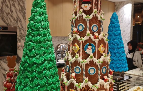 chrismas 24 cookies visuals of borneo360 of Urban kitchen at Hilto kota kinabalu