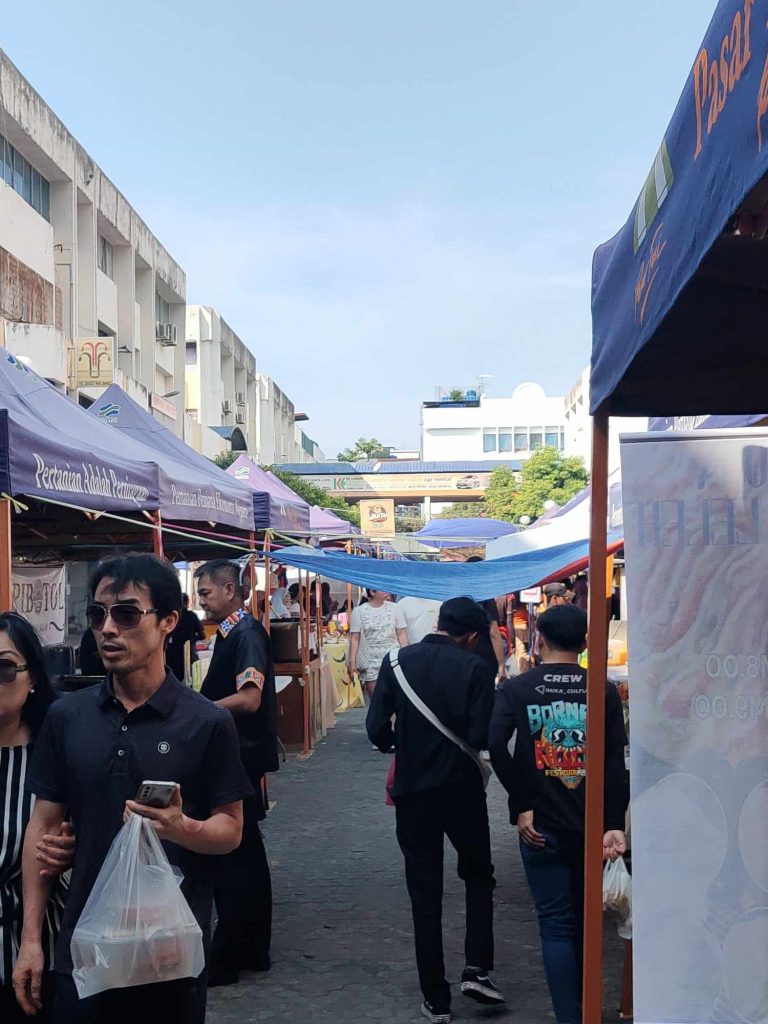 BAZAARS MAKAN RAMADAN GAMBAR.