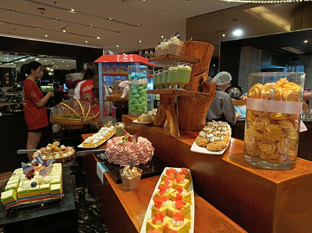 Buufet spread Le meridien hotel visual, sabah